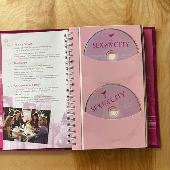Sex and the City: The Complete Series - Picture 2 of 9